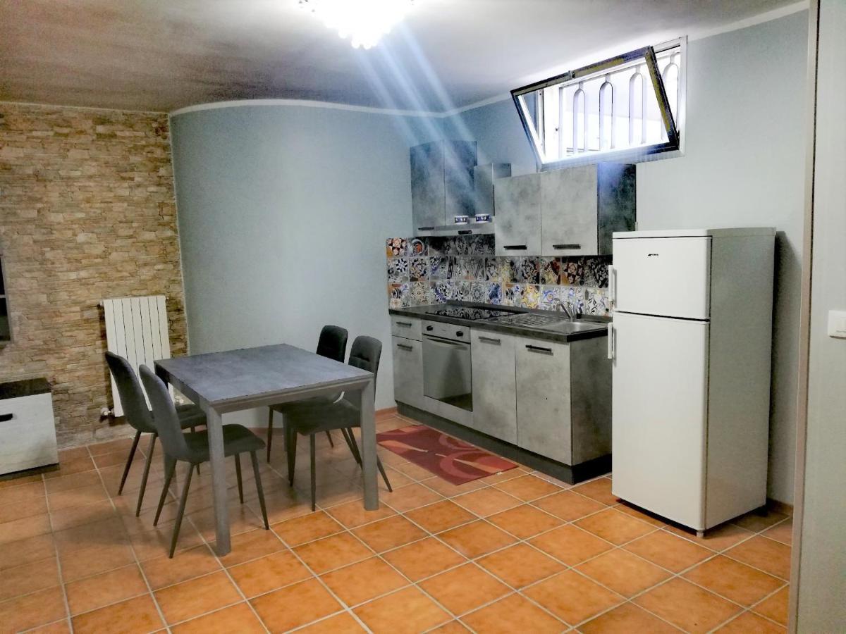 פולוניקה La Taverna Appartamento Scala A Chiocciola מראה חיצוני תמונה