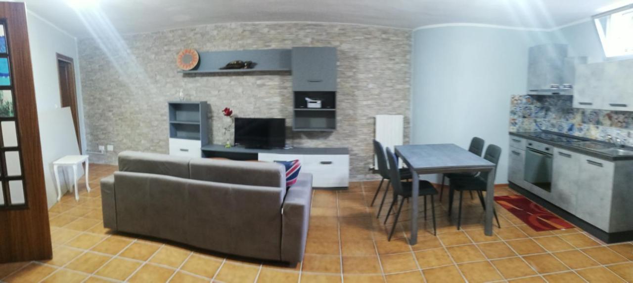 פולוניקה La Taverna Appartamento Scala A Chiocciola מראה חיצוני תמונה