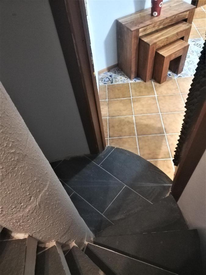 פולוניקה La Taverna Appartamento Scala A Chiocciola מראה חיצוני תמונה